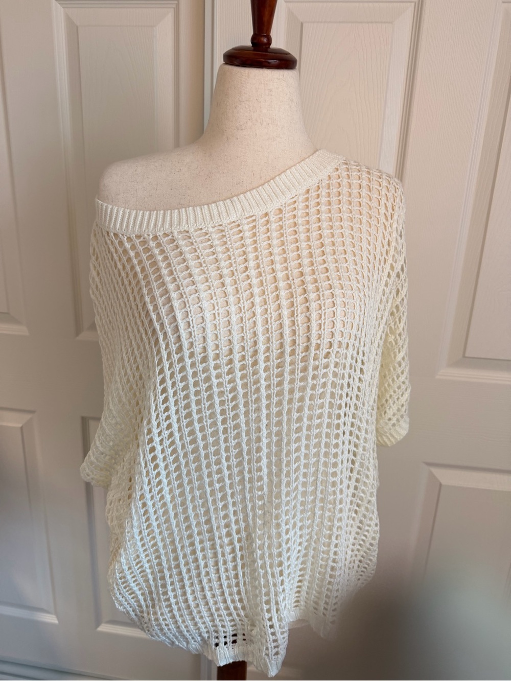 Light Cream Open-Knit Crochet Women's Sweater XL